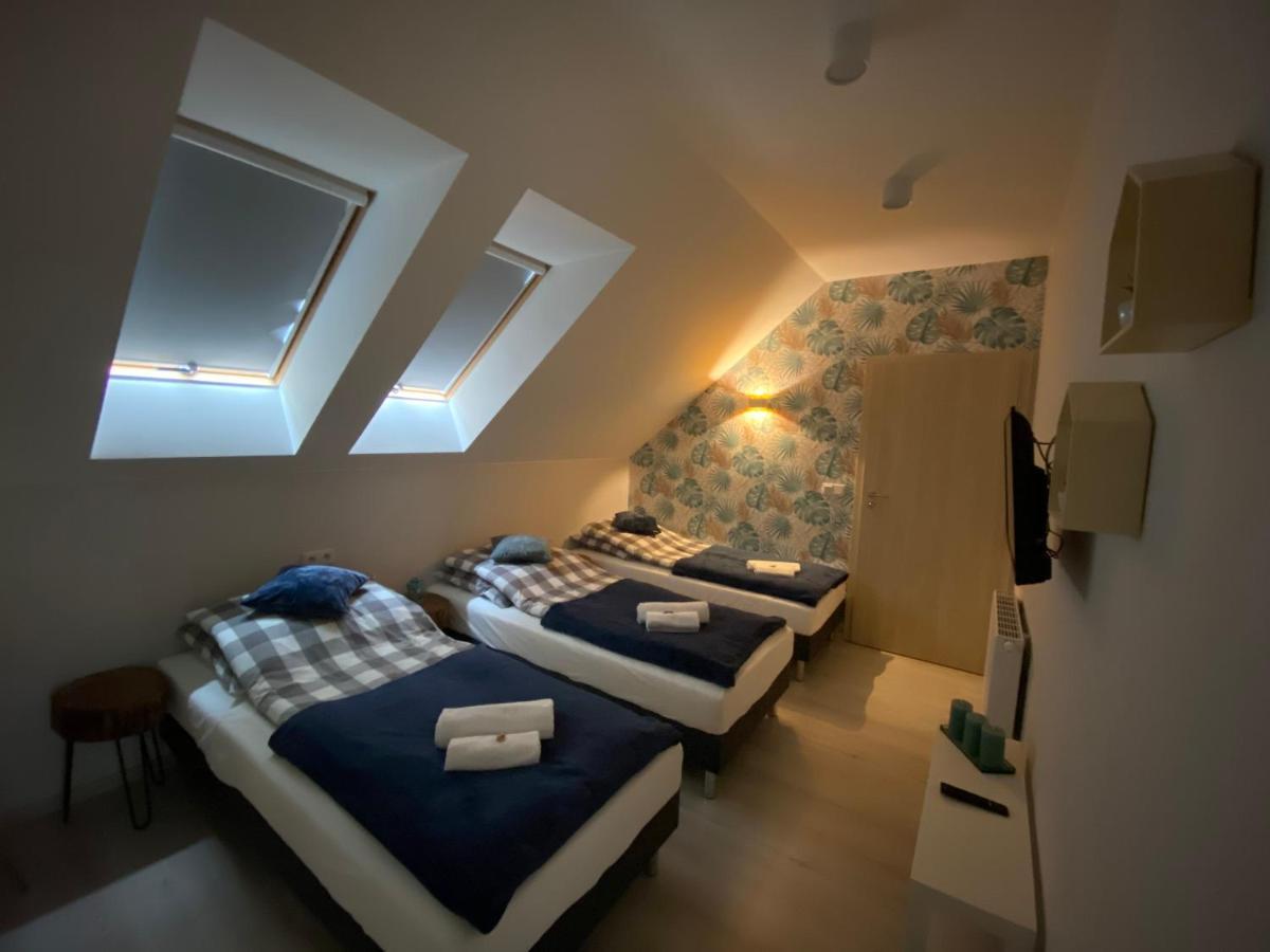 Gosciniec Przy Spacerowej Dlugoleka  ภายนอก รูปภาพ